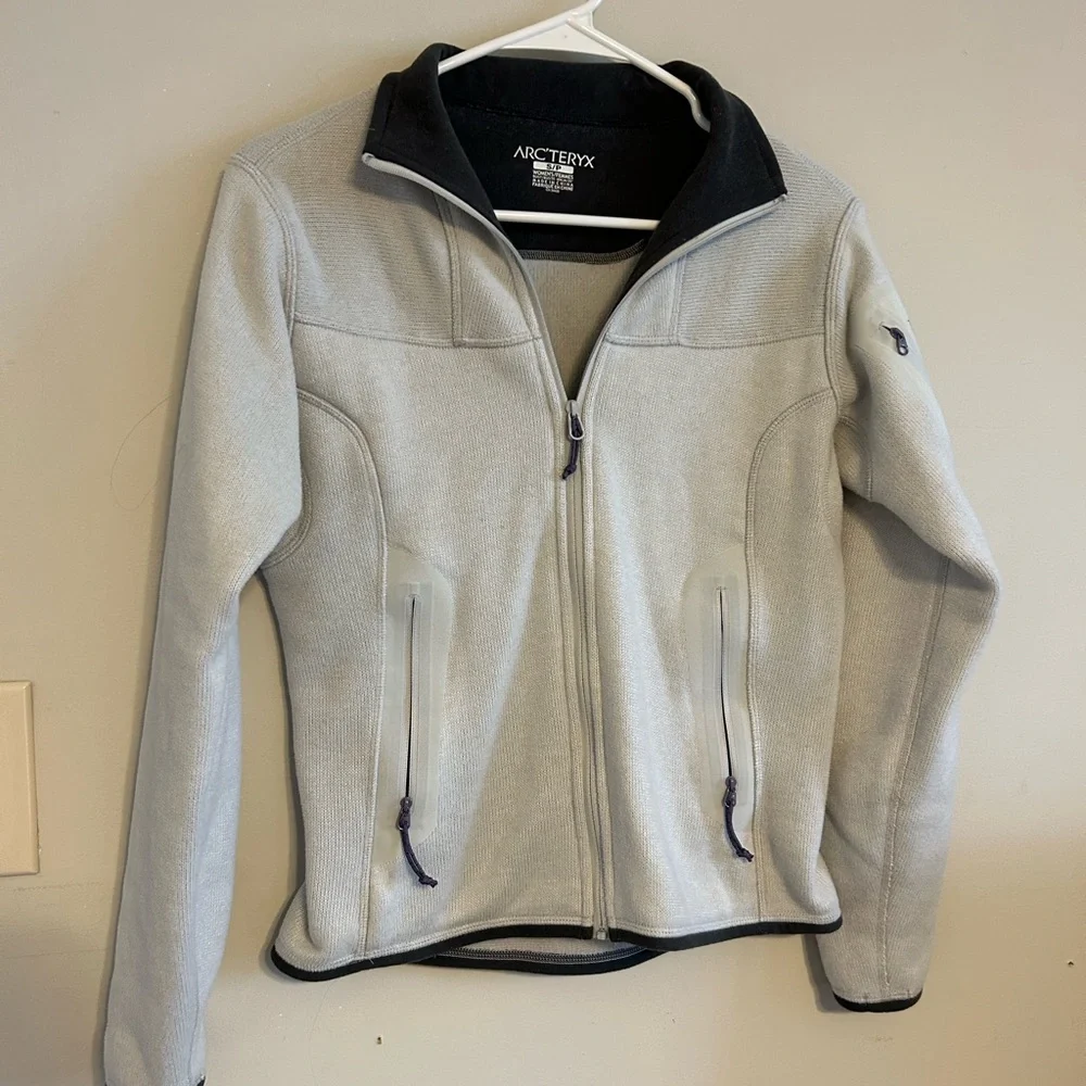 Arcteryx Women’s Zip Up Jacket - Picture 2 of 6